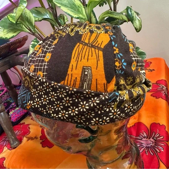 ⭐️ Patterned Hat with Earthy Tones - Picture 2 of 7